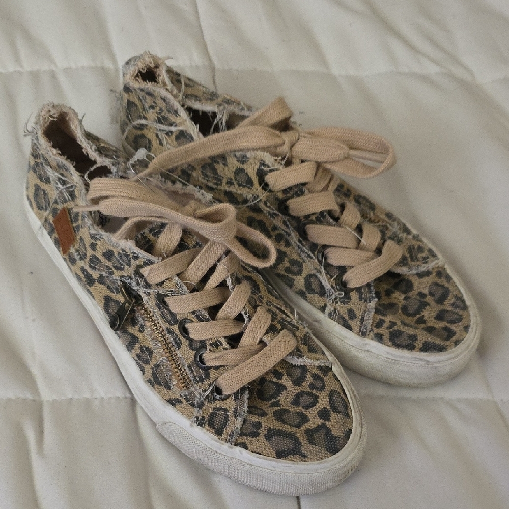 Blowfish Leopard Print Sneakers Size 8
